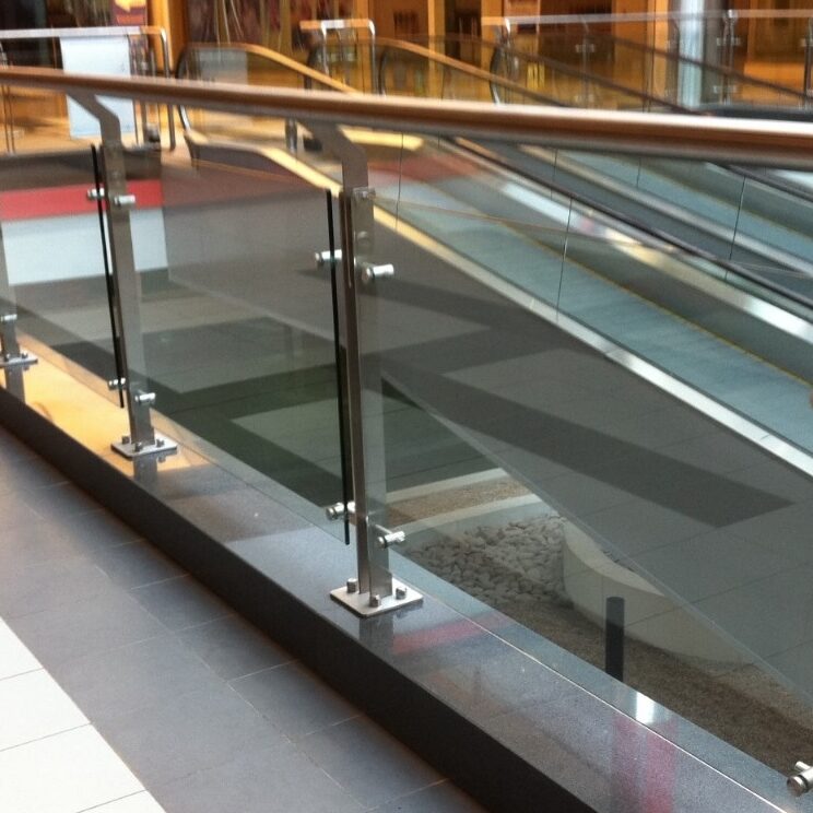 Barandas y Pasamanos - Titán Plaza